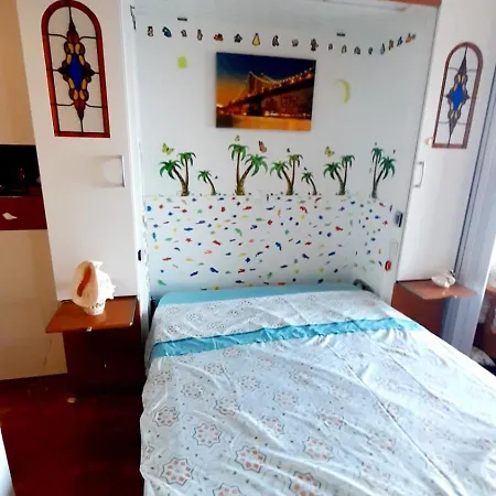 Center Beachfront Yate Apartment