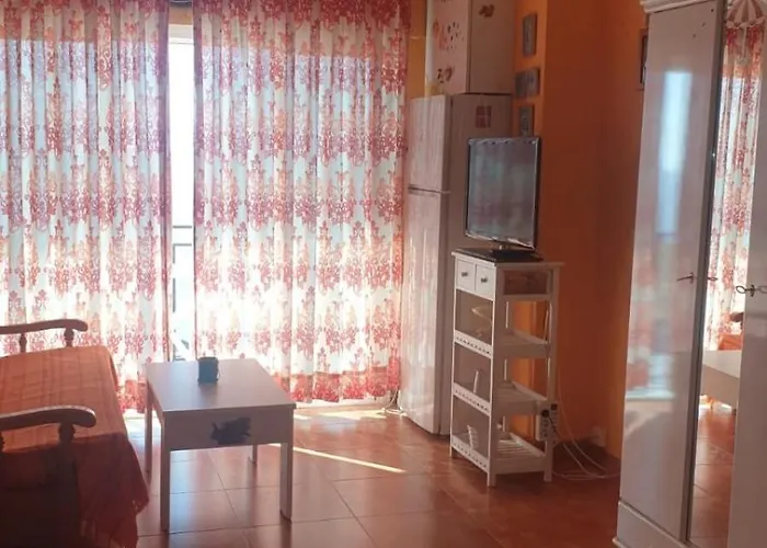 Center Beachfront Yate Апартаменти Фуенхірола