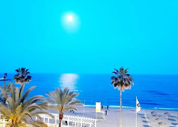 Апартаменти Center Beachfront Yate