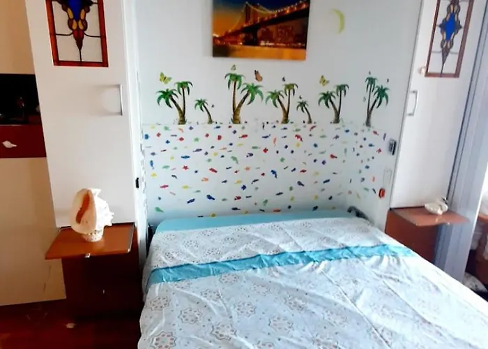 Center Beachfront Yate Апартаменты